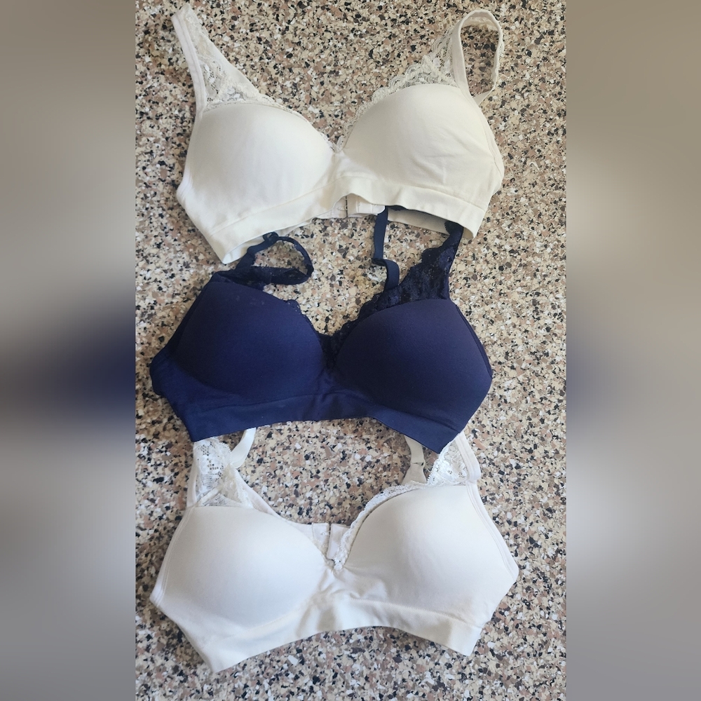 3 Elegant Lace Bra Set - Cream and Navy Ambrielle Small Everyday  Seamless